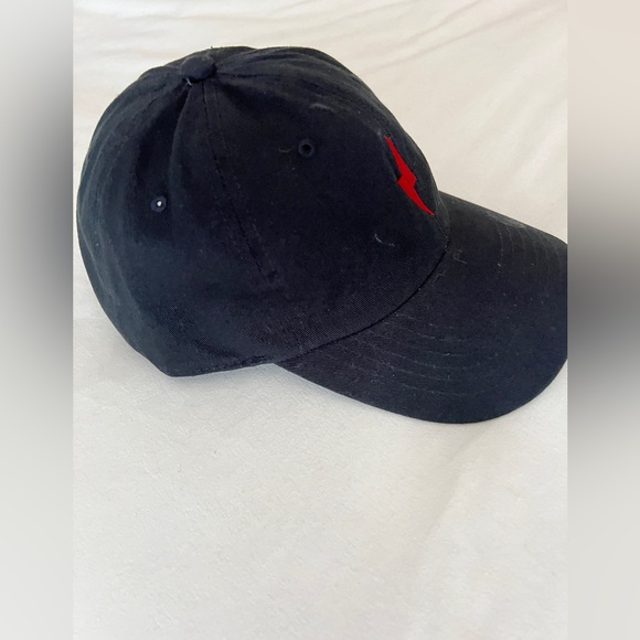 Black baseball cap with red lighting bolt - Picture 2 of 3